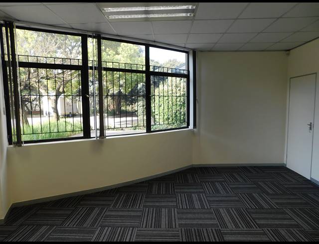 167M² OFFICE TO LET IN PARKTOWN
